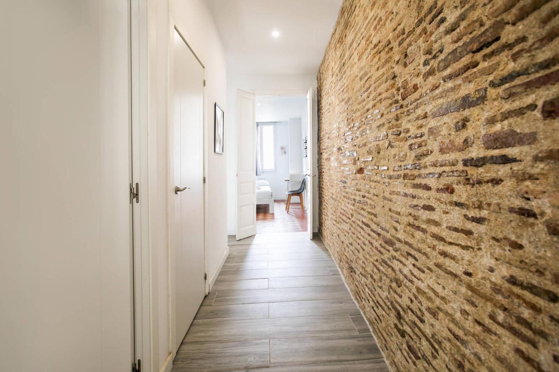 31ara1092- Newly Refurbished 2br Flat In The Gothi